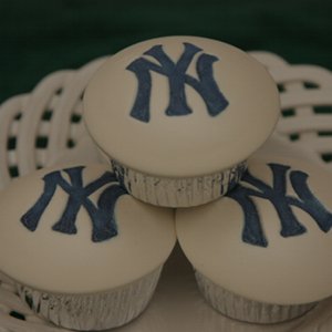 new york yankees cupcakes
